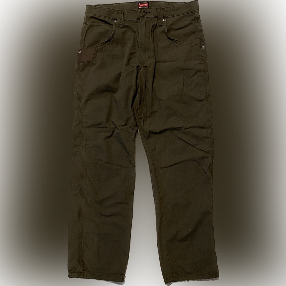 Wrangler work pants, green color, size 32x30, brand new, washed but never worn